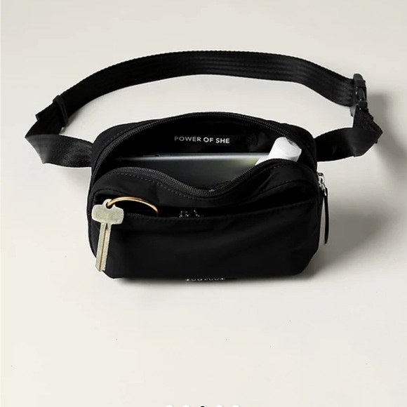 Athleta Belt Bag All About Crossbody Black Like New - Picture 2 of 7